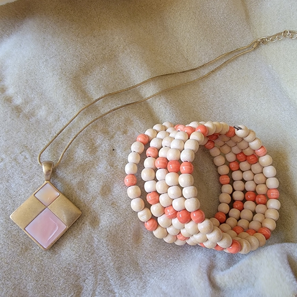 Necklace & bracelet set